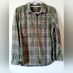 REI ladies button down shirt size medium